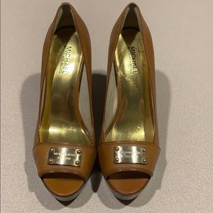 Michael Kors Heel Open-Toe 8.5 EUC 8 1/2 Tan Gold